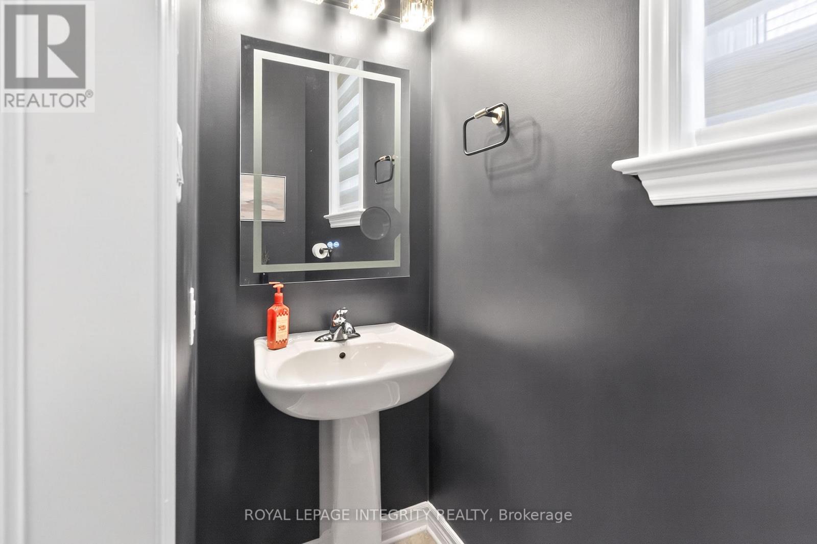 112 Jardiniere Street, Ottawa, Ontario  K2S 2K2 - Photo 5 - X12982422