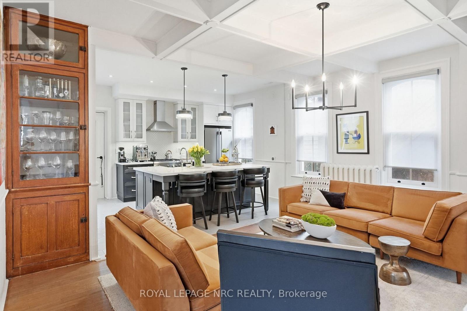 176 James Street, St. Catharines, Ontario  L2R 5C5 - Photo 14 - X12982416