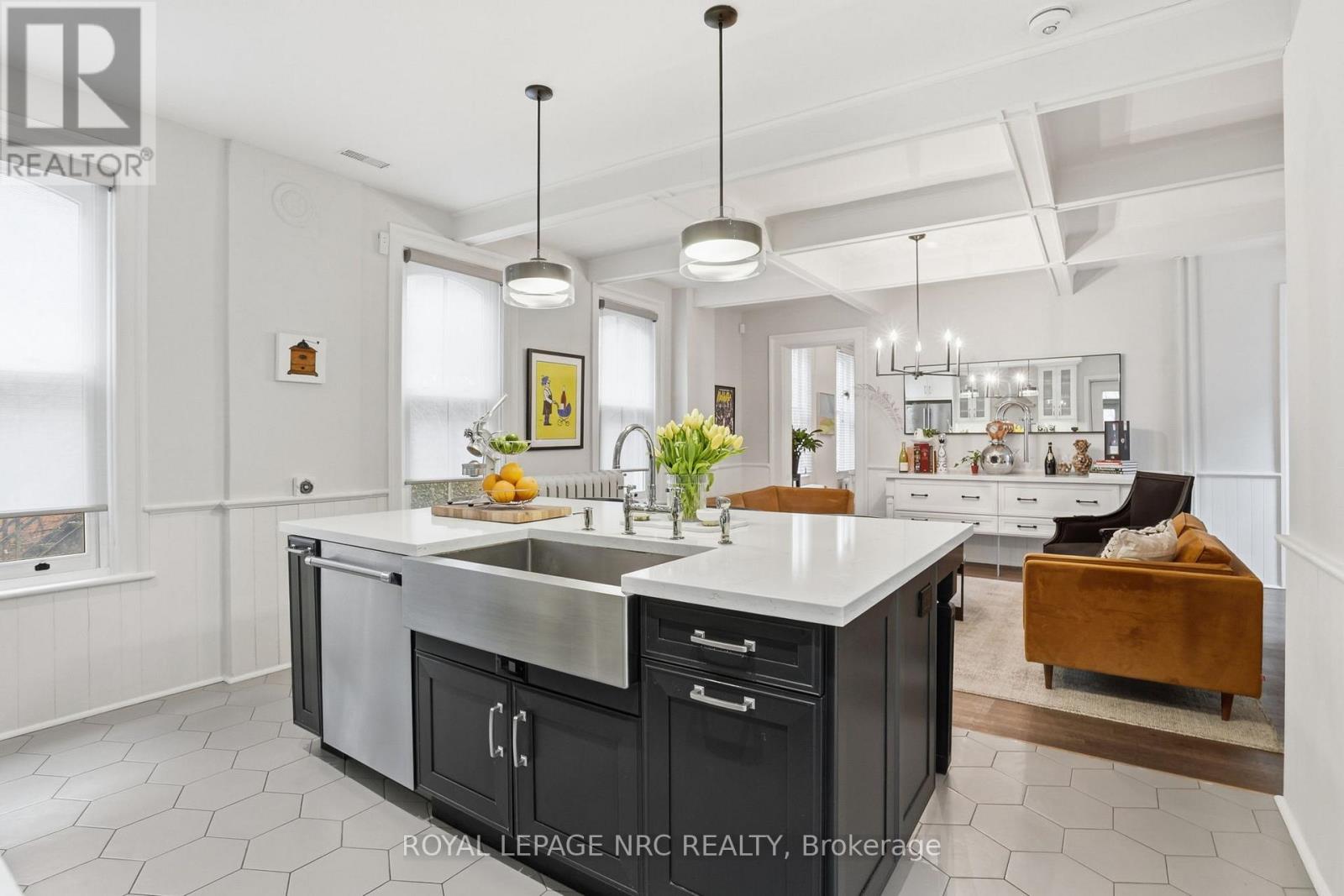 176 James Street, St. Catharines, Ontario  L2R 5C5 - Photo 22 - X12982416