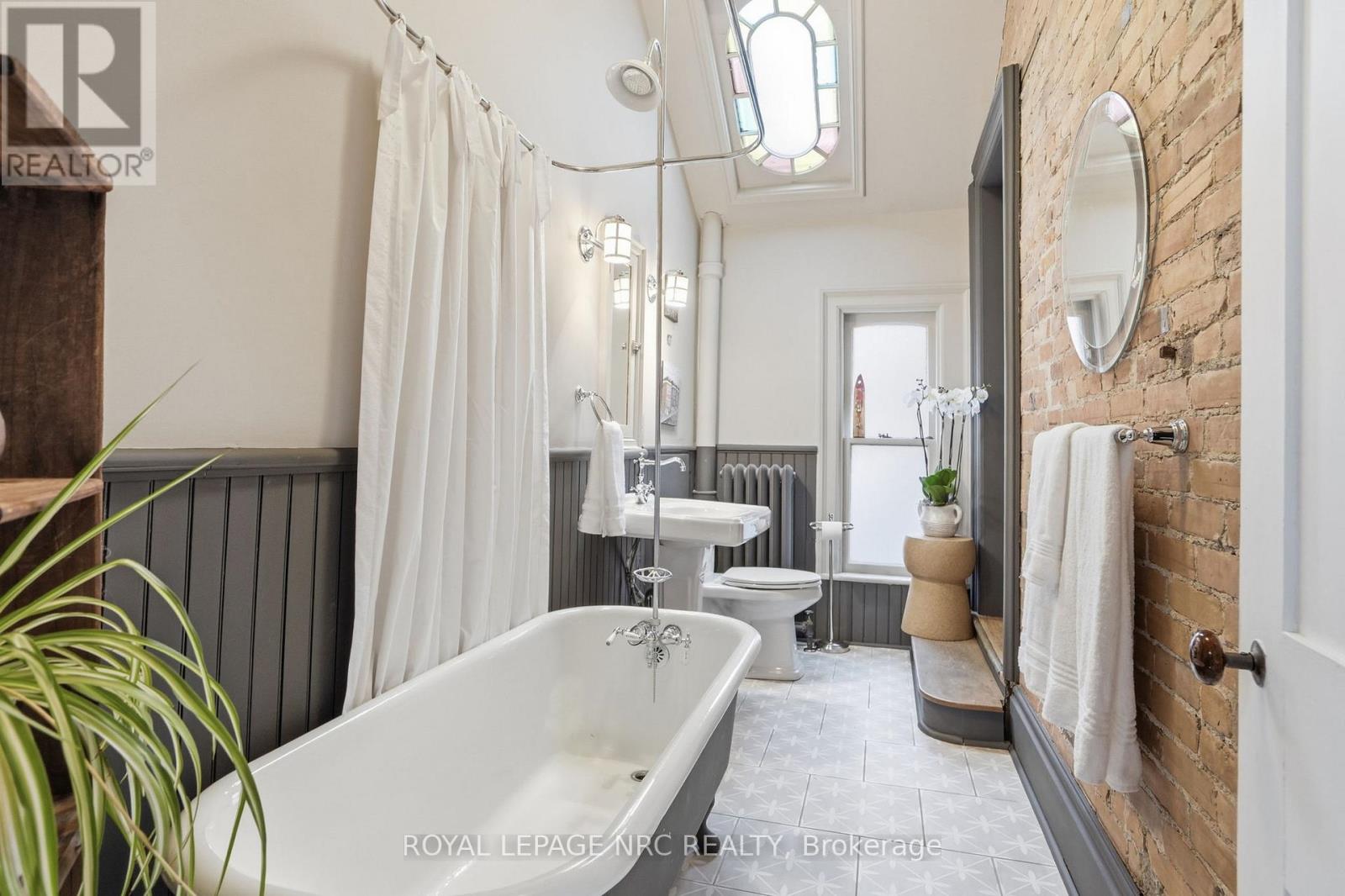 176 James Street, St. Catharines, Ontario  L2R 5C5 - Photo 28 - X12982416