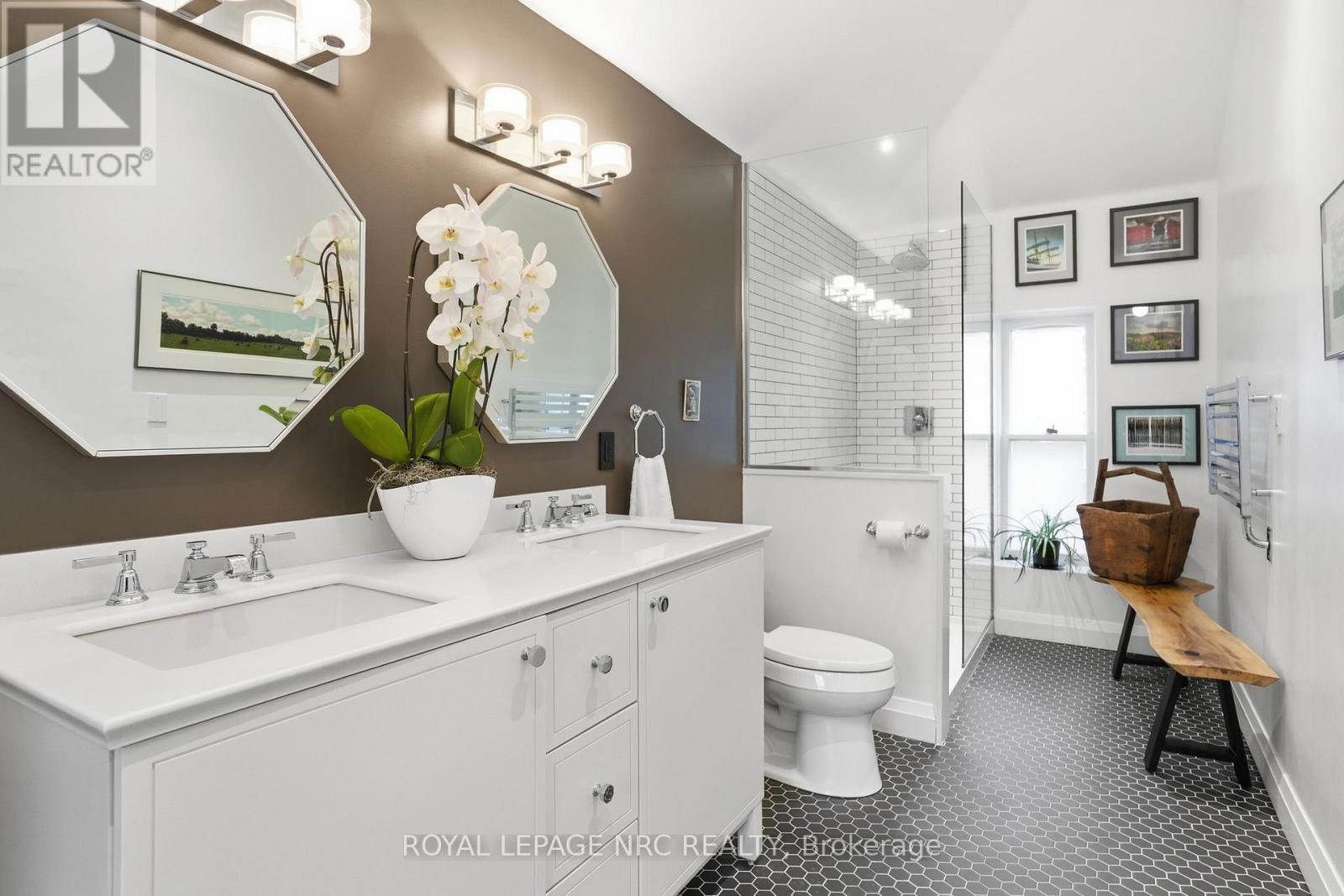 176 James Street, St. Catharines, Ontario  L2R 5C5 - Photo 30 - X12982416