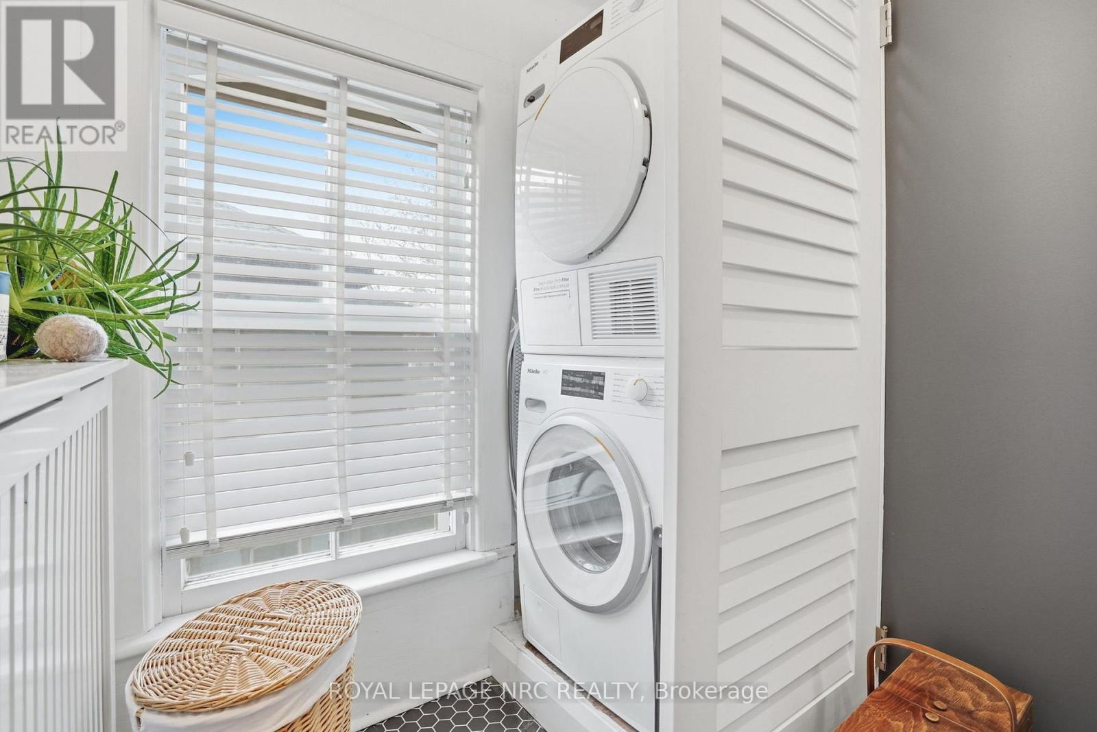 176 James Street, St. Catharines, Ontario  L2R 5C5 - Photo 33 - X12982416