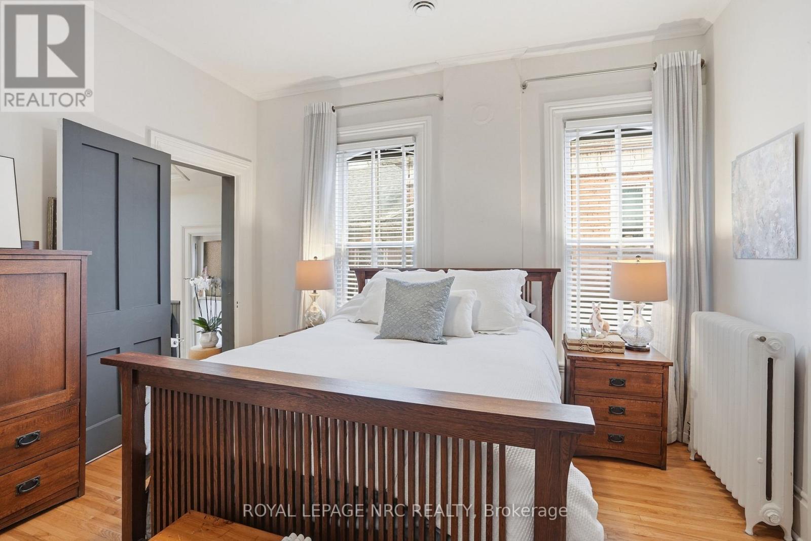 176 James Street, St. Catharines, Ontario  L2R 5C5 - Photo 34 - X12982416