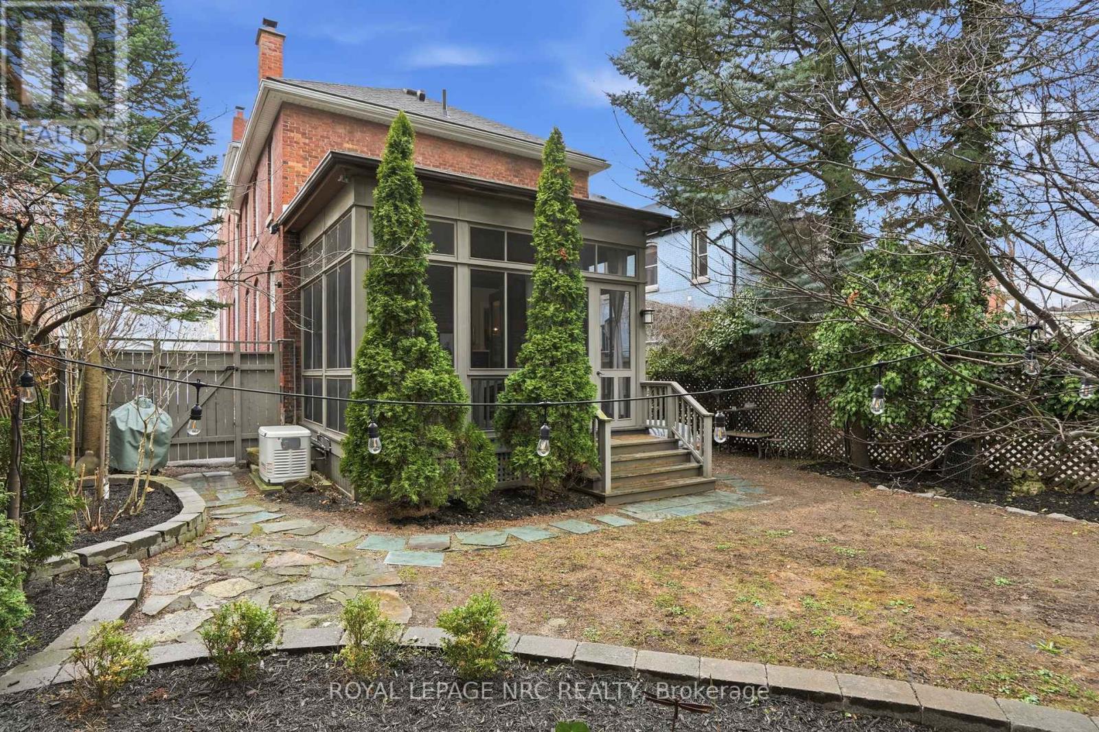 176 James Street, St. Catharines, Ontario  L2R 5C5 - Photo 47 - X12982416