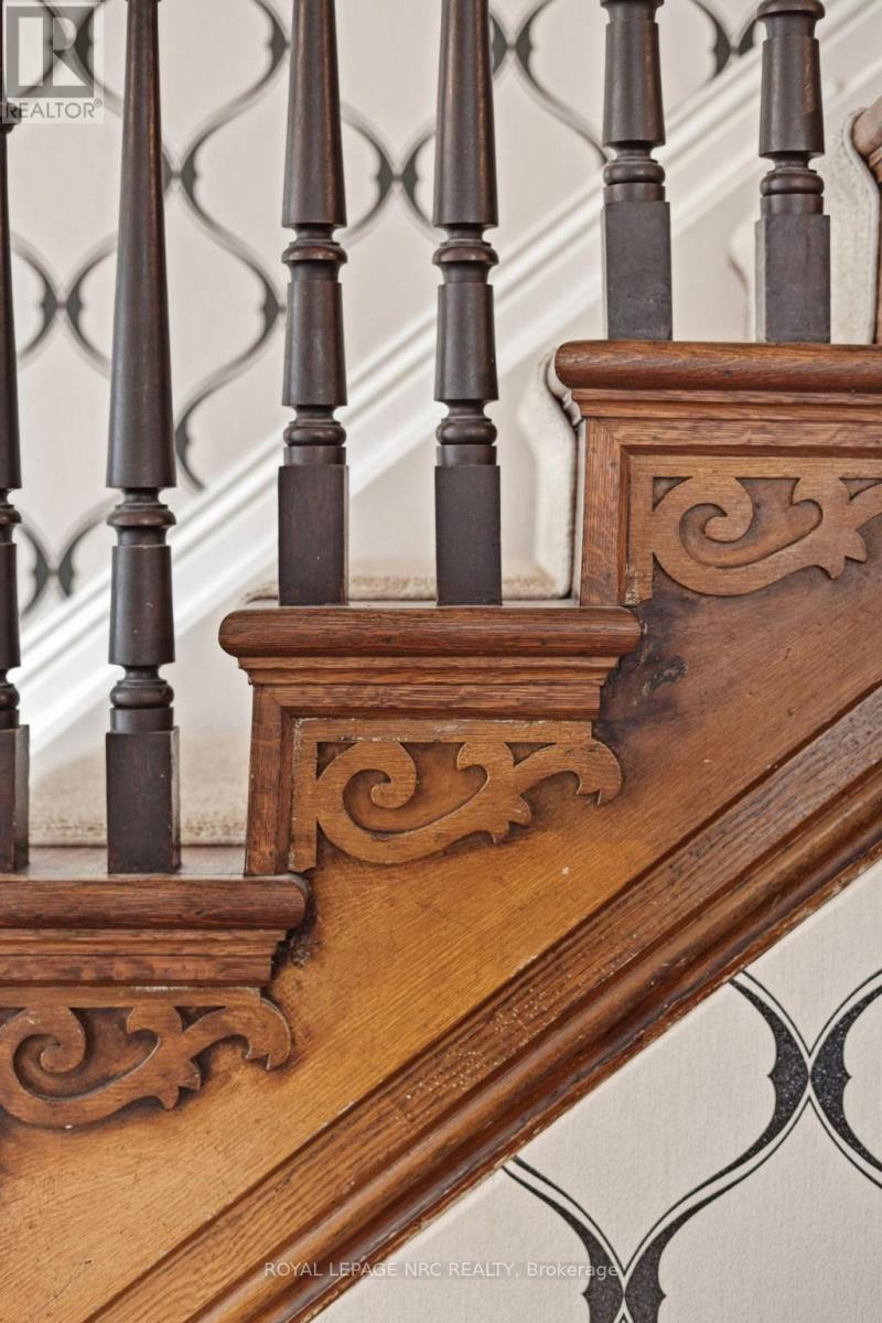 176 James Street, St. Catharines, Ontario  L2R 5C5 - Photo 7 - X12982416