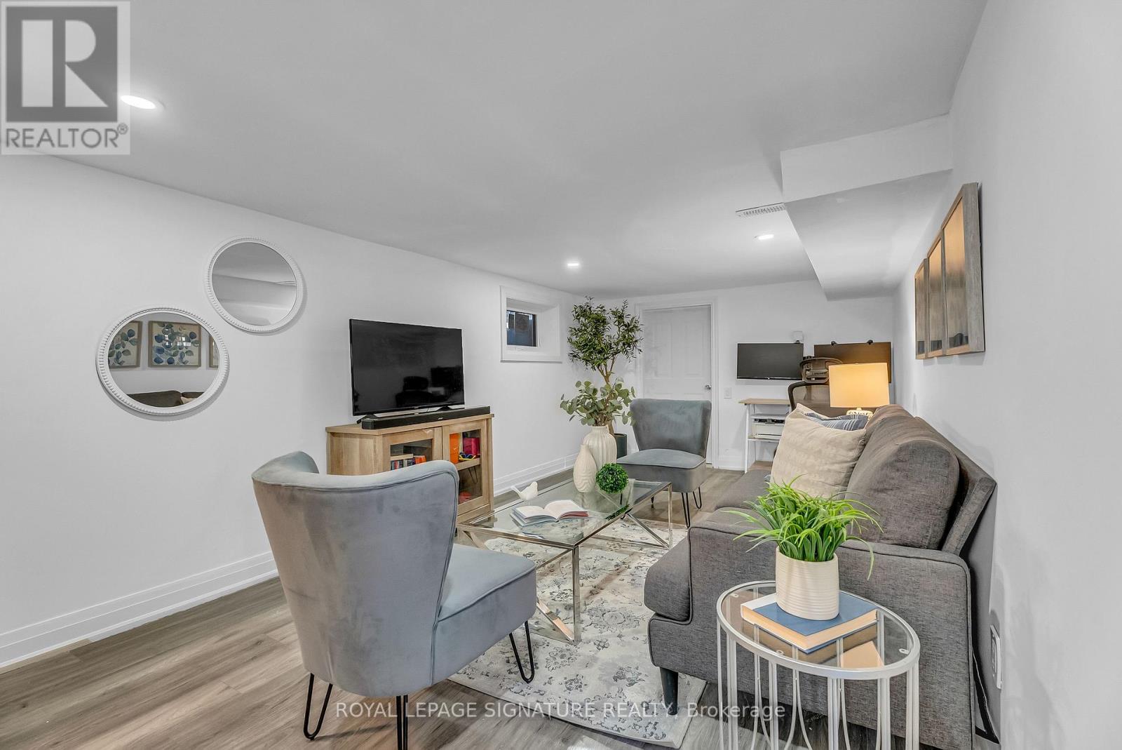 70 Clovelly Avenue, Toronto, Ontario  M6C 1Y3 - Photo 25 - C12973988