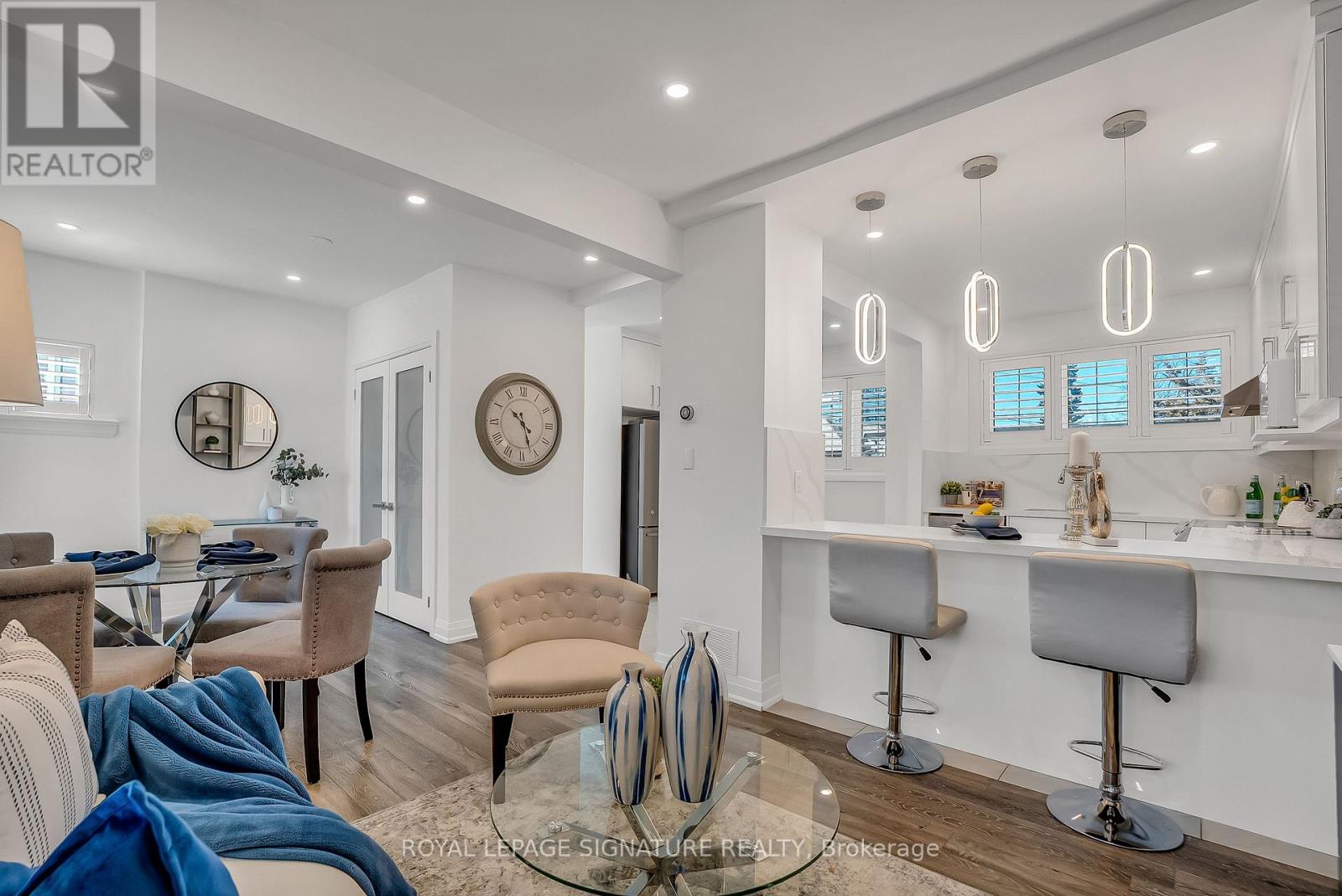 70 Clovelly Avenue, Toronto, Ontario  M6C 1Y3 - Photo 6 - C12973988