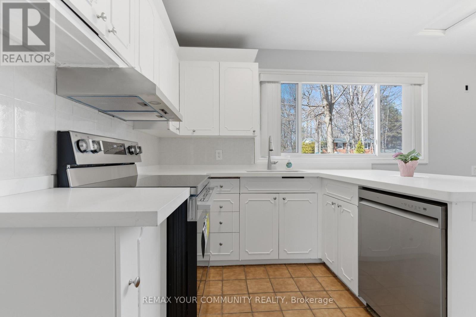 3 Pinevale Road, Markham, Ontario  L3T 1J5 - Photo 17 - N12966042