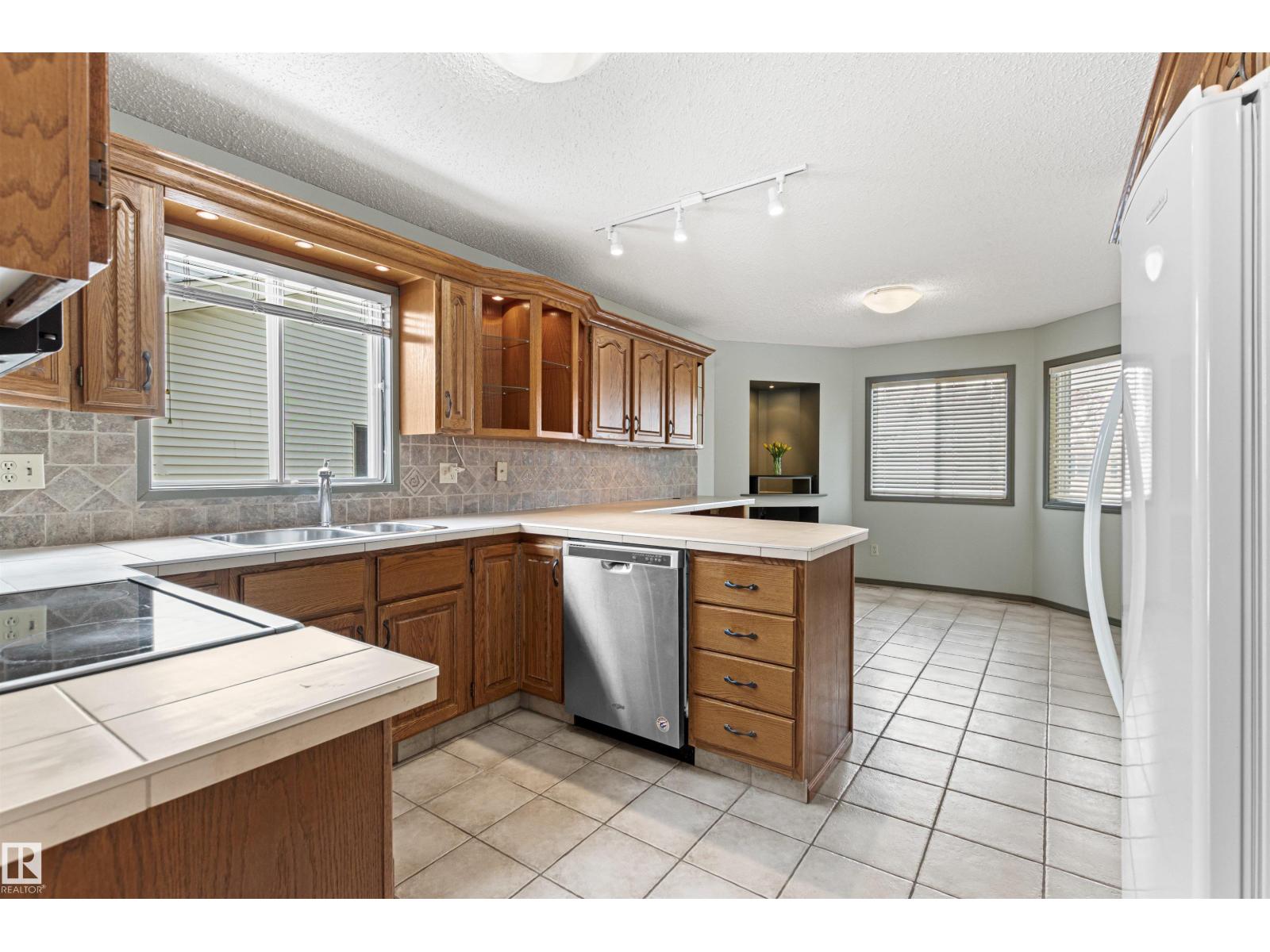 205 Oeming Rd Nw, Edmonton, Alberta  T6R 1M1 - Photo 12 - E4477714