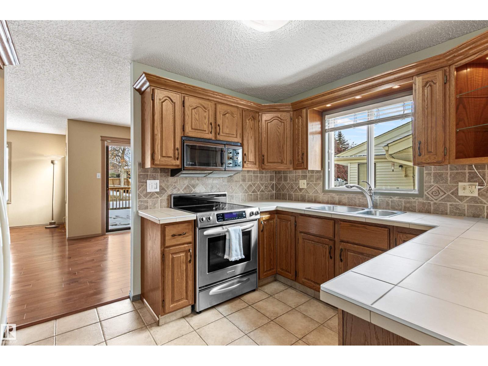 205 Oeming Rd Nw, Edmonton, Alberta  T6R 1M1 - Photo 8 - E4477714