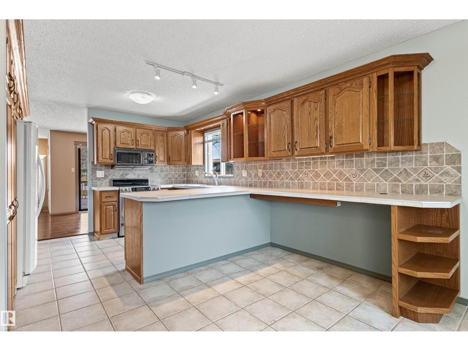 205 Oeming Rd Nw, Edmonton, Alberta  T6R 1M1 - Photo 7 - E4477714