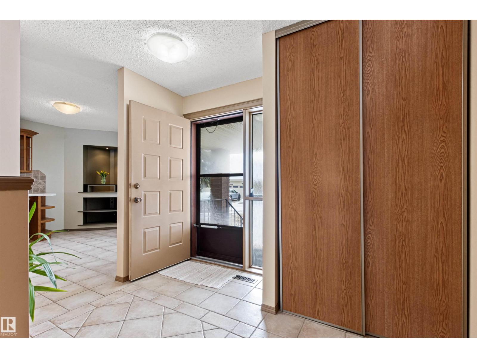 205 Oeming Rd Nw, Edmonton, Alberta  T6R 1M1 - Photo 5 - E4477714