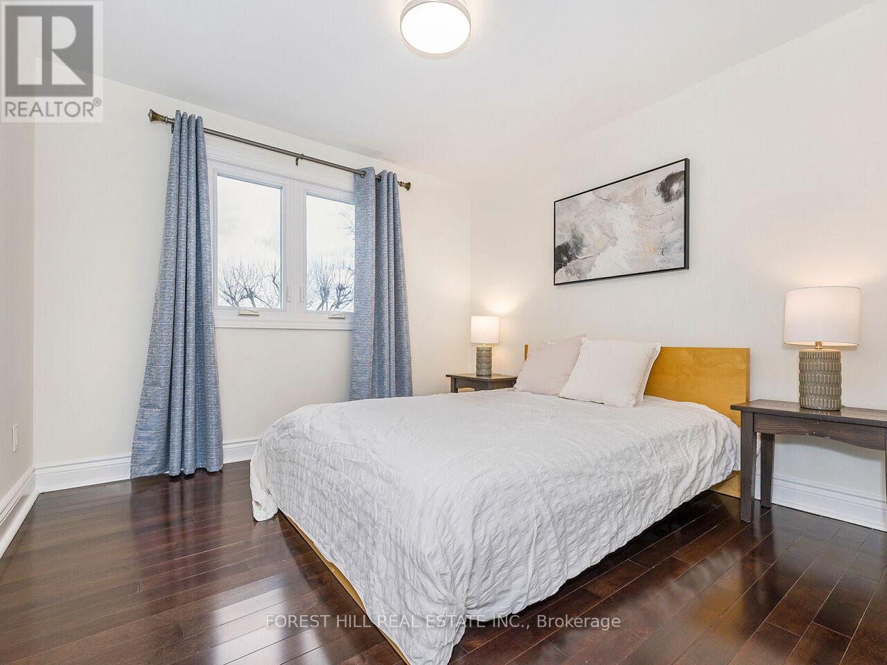 6328 Martel Court, Mississauga, Ontario  L5N 3H6 - Photo 17 - W12966480