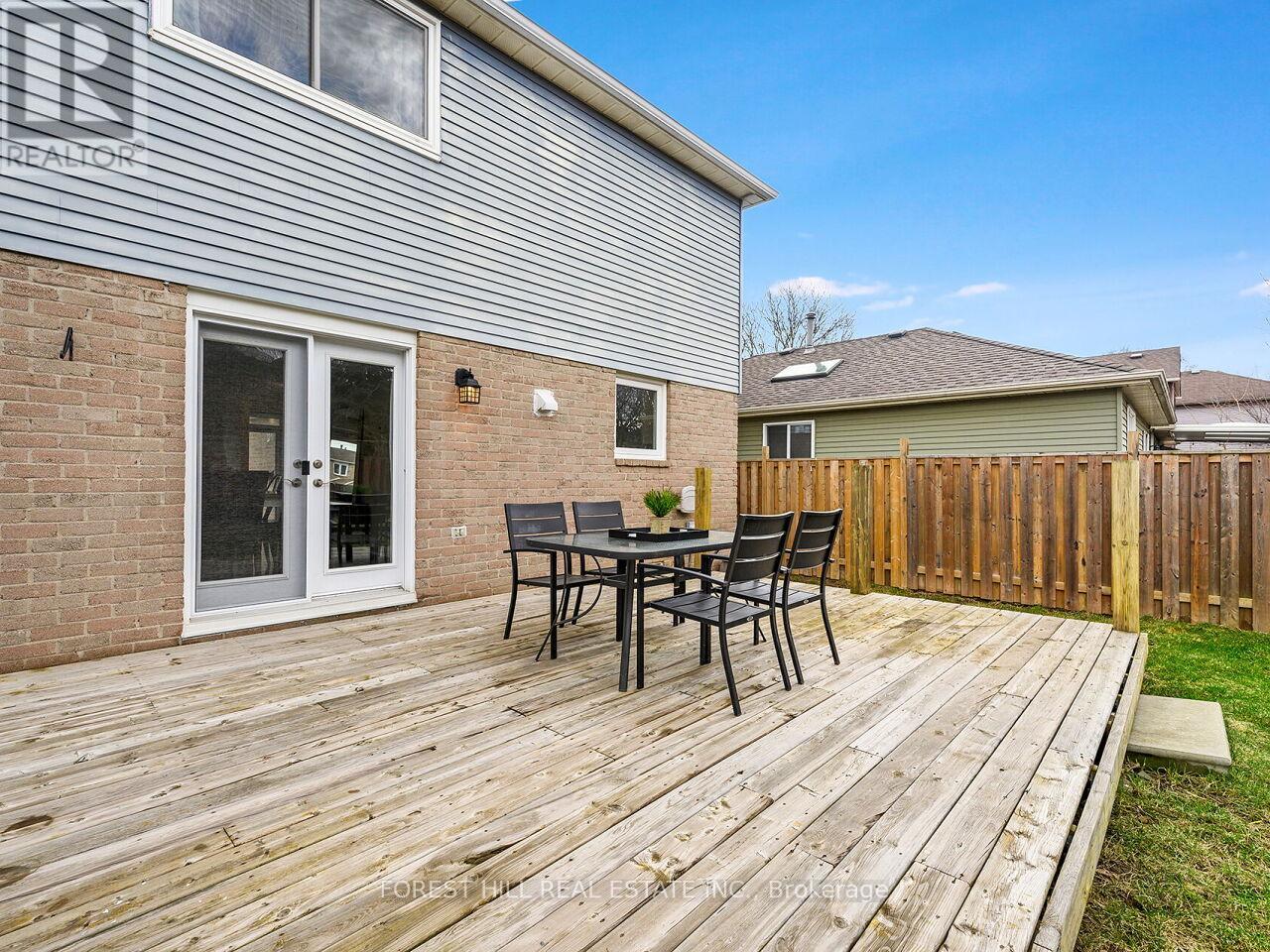 6328 Martel Court, Mississauga, Ontario  L5N 3H6 - Photo 22 - W12966480