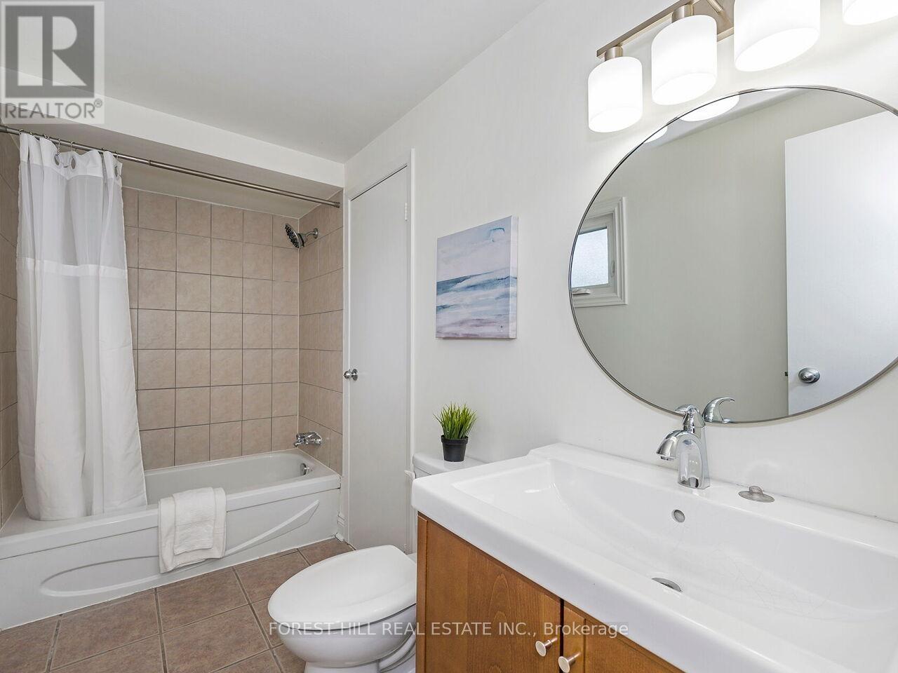 6328 MARTEL COURT Mississauga (Meadowvale), ON L5N 3H6