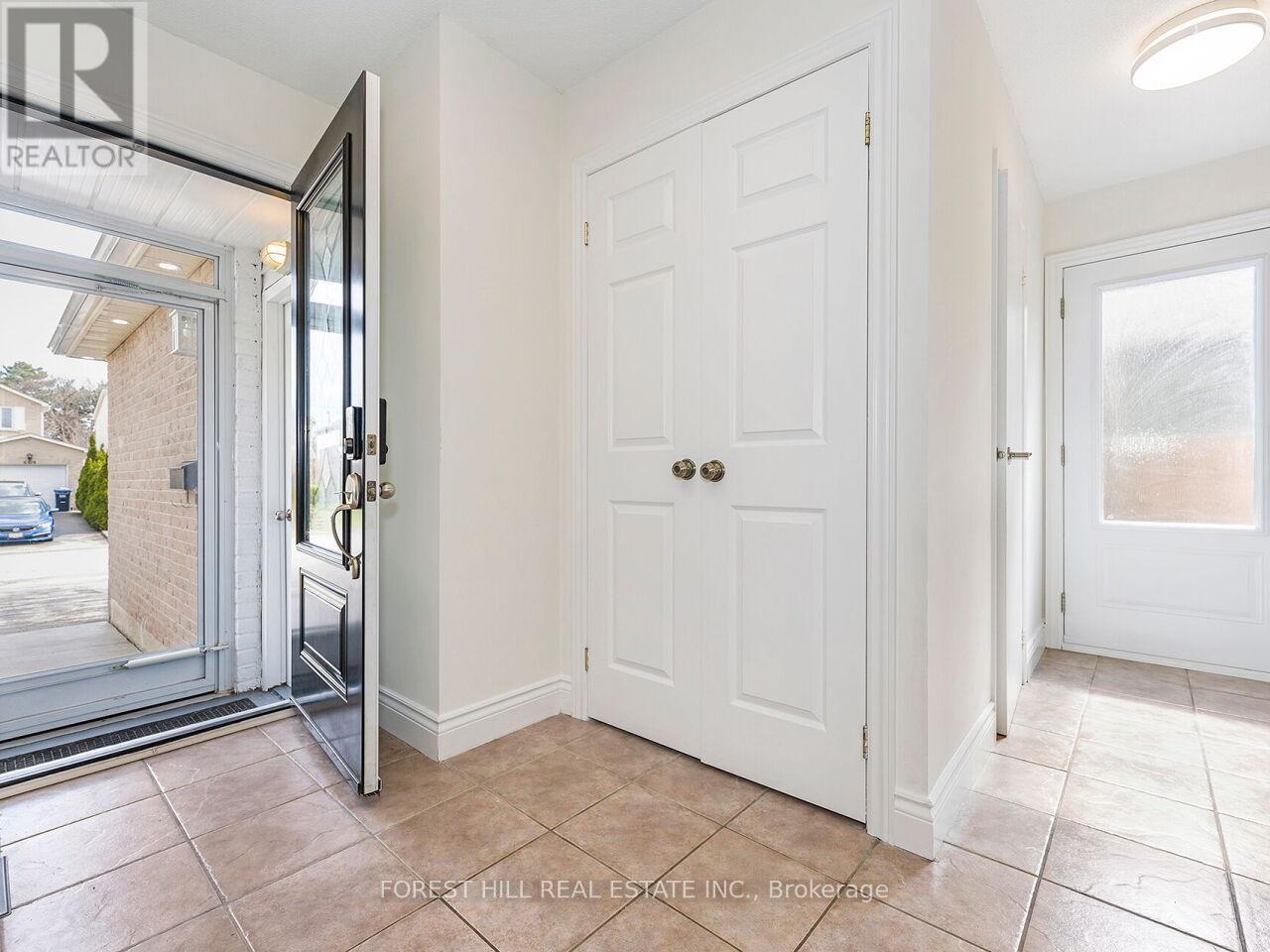 6328 Martel Court, Mississauga, Ontario  L5N 3H6 - Photo 23 - W12966480