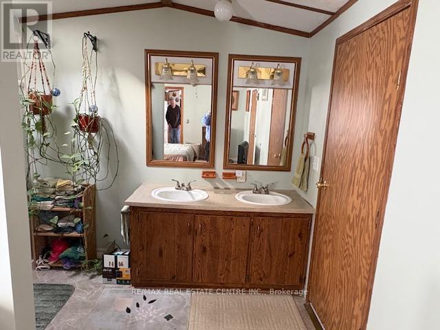 40 Maple Grove Village Road, Southgate, Ontario  N0C 1B0 - Photo 21 - X12838368