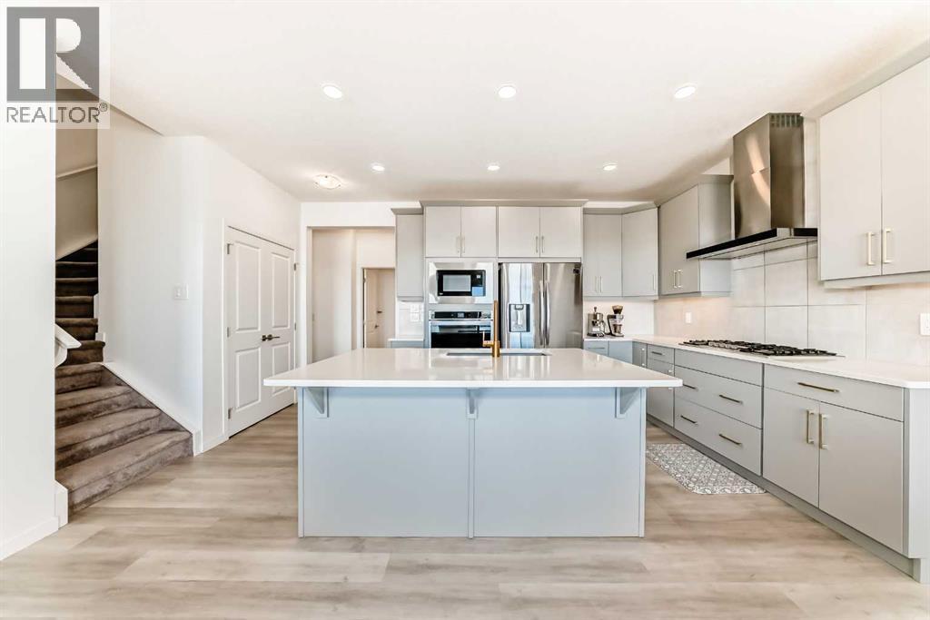 289 Crestmont Drive Sw, Calgary, Alberta  T3B 6G9 - Photo 5 - A2287665