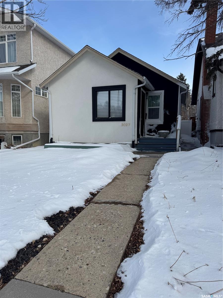 3027 Robinson Street, Regina, Saskatchewan  S4S 1V3 - Photo 2 - SK032326