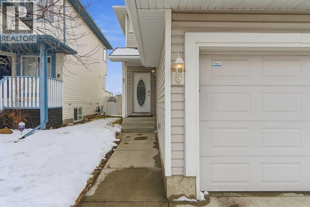105 Douglas Ridge Circle SE, Calgary, Alberta  T2Z 3B7 - Photo 2 - A2289309