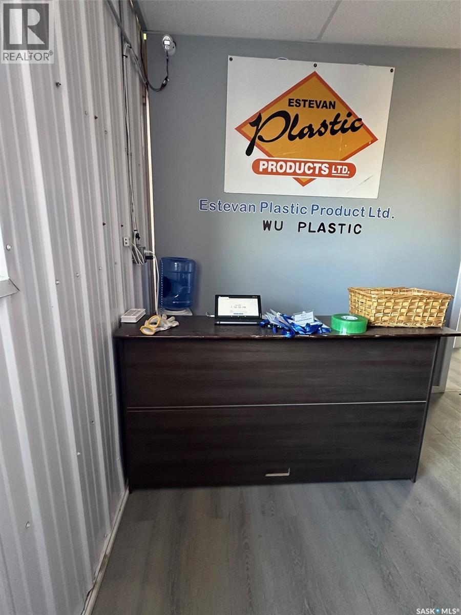 102 Industrial Drive, Bienfait, Saskatchewan  S0C 0M0 - Photo 11 - SK032410