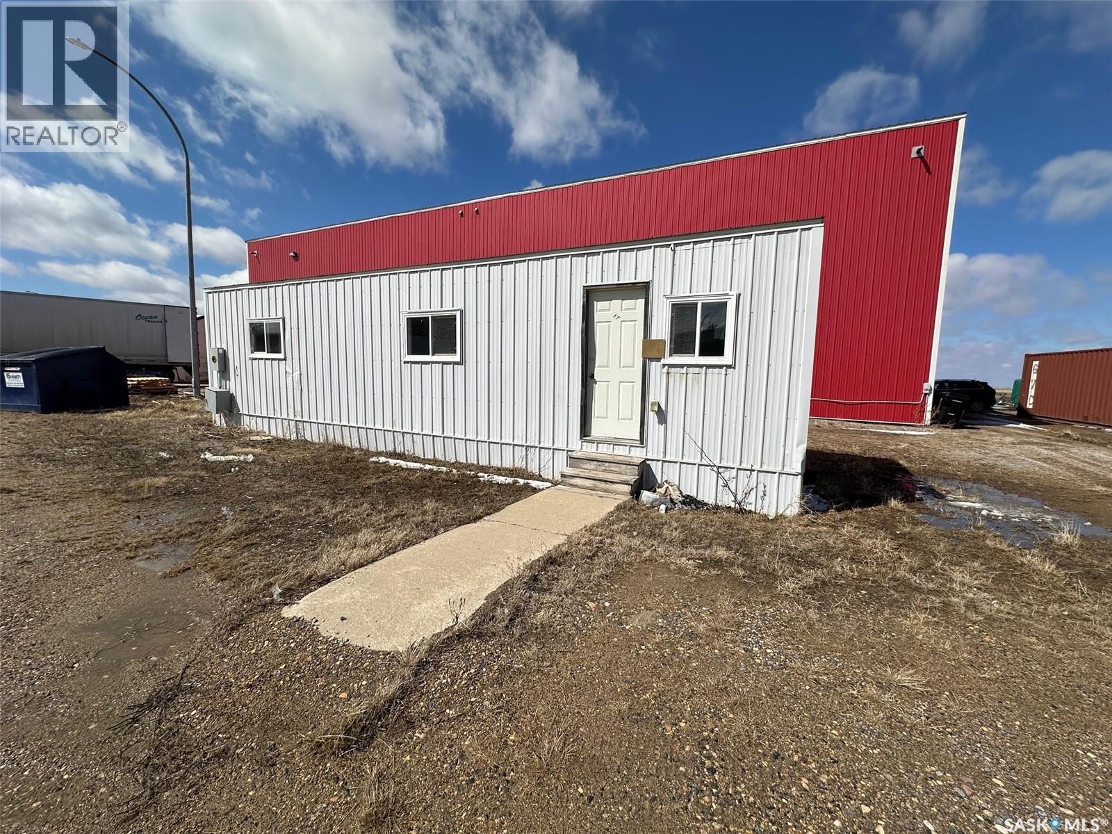 102 Industrial Drive, Bienfait, Saskatchewan  S0C 0M0 - Photo 2 - SK032410