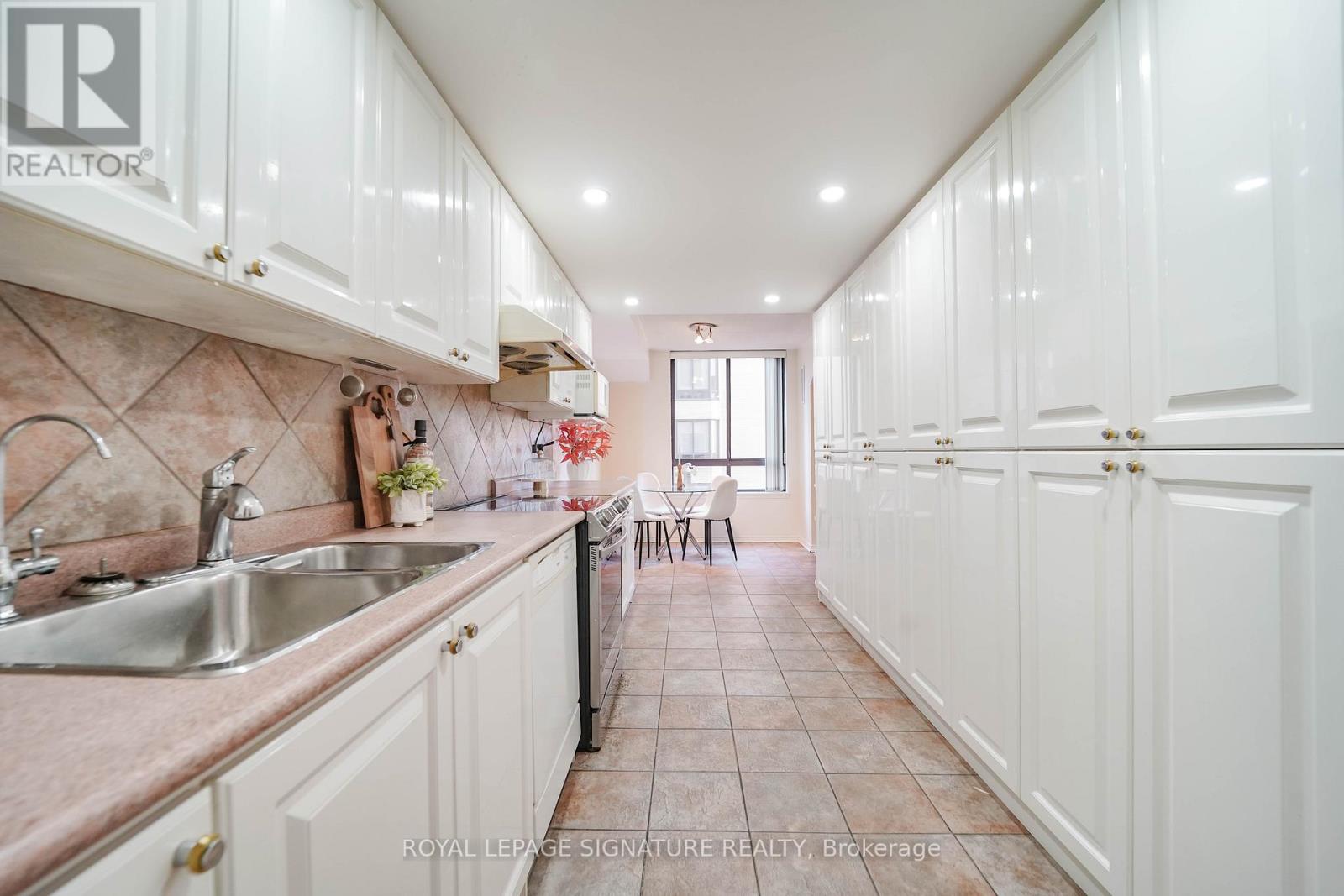 1001 - 211 St Patrick Street, Toronto, Ontario  M5T 2Y9 - Photo 21 - C12982312