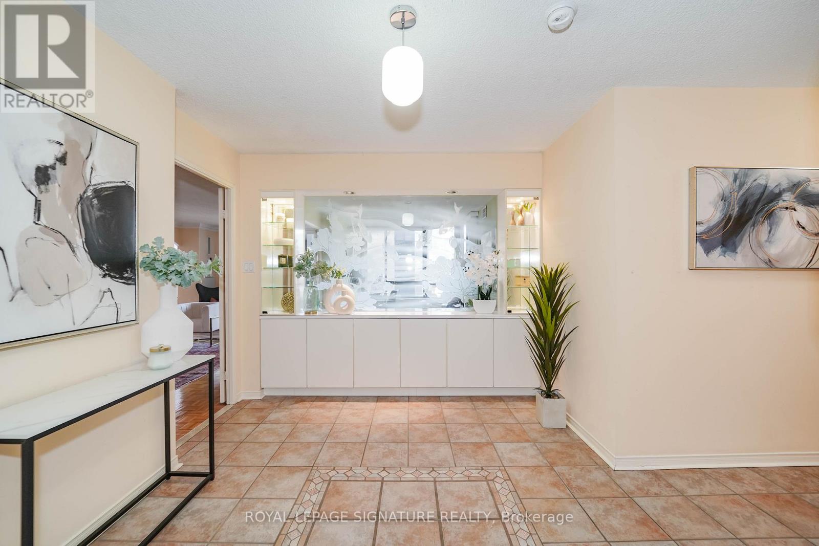 1001 - 211 St Patrick Street, Toronto, Ontario  M5T 2Y9 - Photo 8 - C12982312