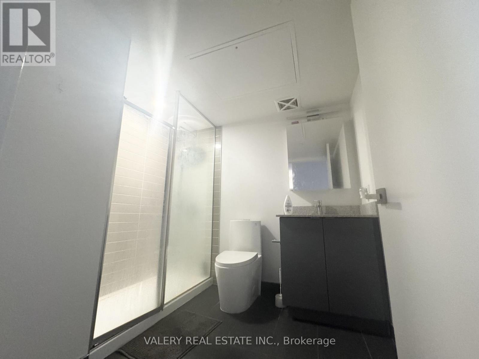 1023 - 30 Tretti Way, Toronto, Ontario  M3H 0E3 - Photo 6 - C12982326