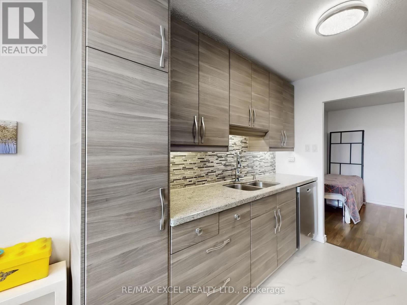 301 - 205 Hilda Avenue, Toronto, Ontario  M2M 4B1 - Photo 17 - C12982332