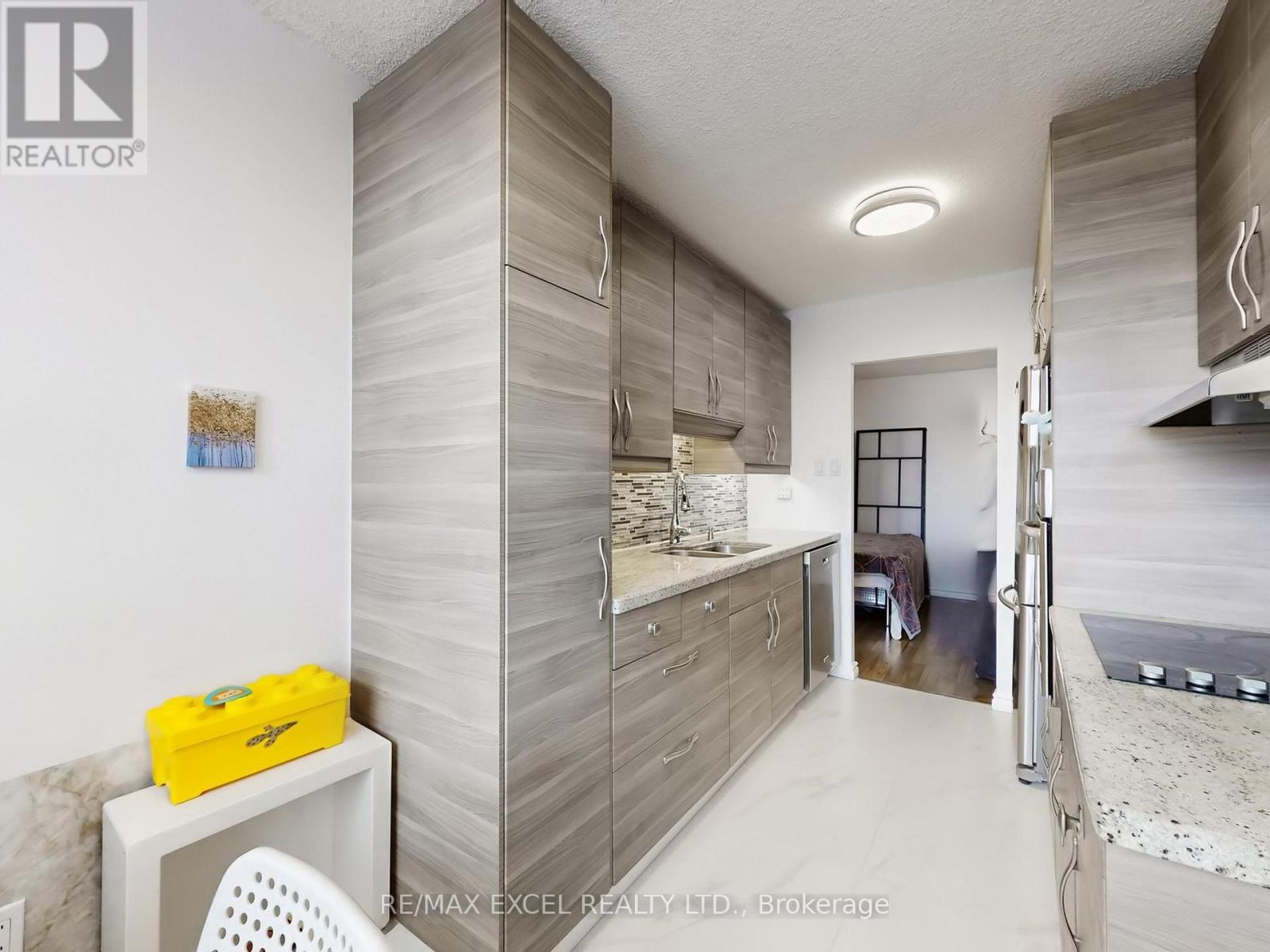 301 - 205 Hilda Avenue, Toronto, Ontario  M2M 4B1 - Photo 18 - C12982332