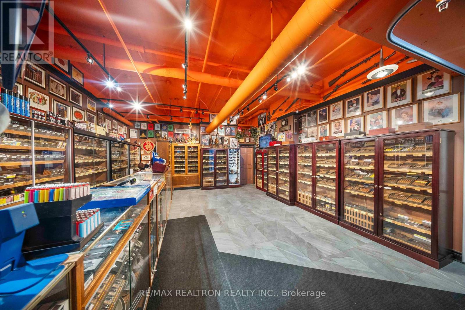 85 MCCAUL STREET N, Toronto, Ontario