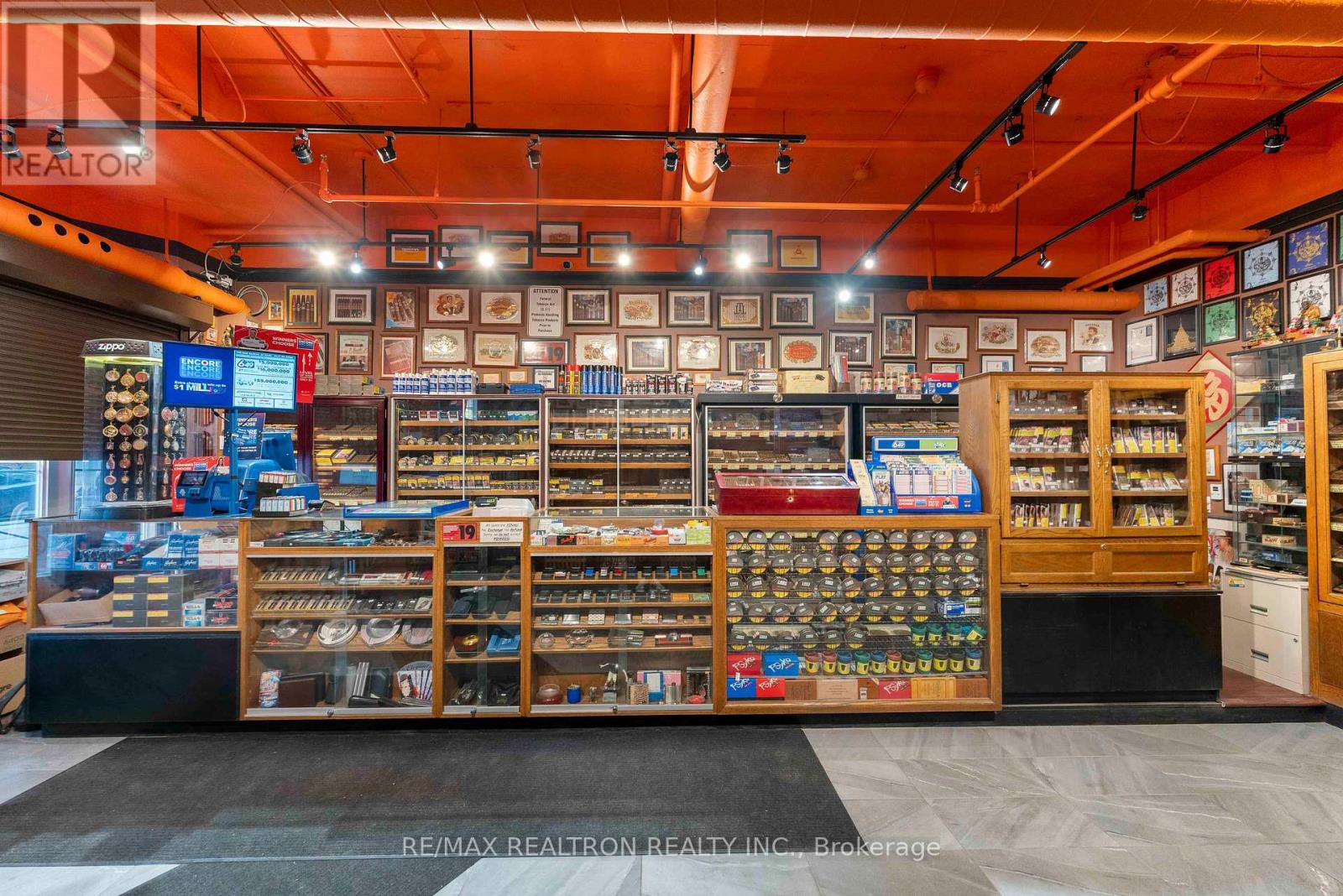 85 Mccaul Street N, Toronto, Ontario  M5T 2W7 - Photo 2 - C12982362