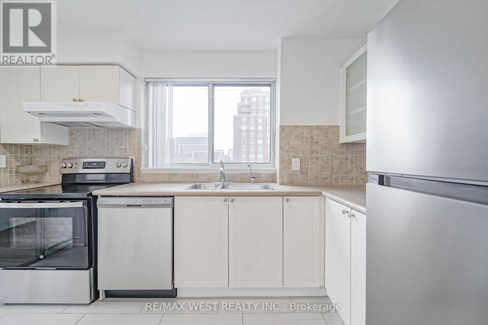 602 - 1 Hycrest Avenue, Toronto, Ontario  M2N 6V8 - Photo 3 - C12982384