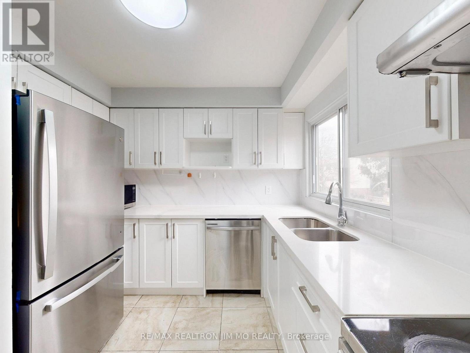 130 Jenny Wren Way, Toronto, Ontario  M2H 2Z2 - Photo 15 - C12982474