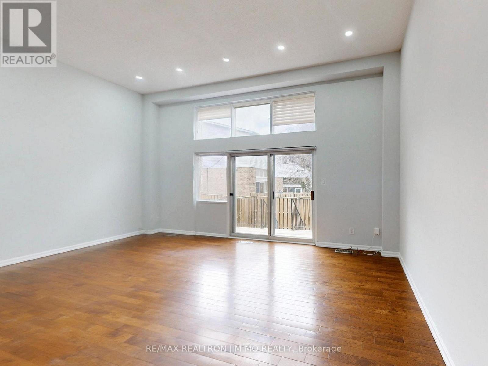 130 Jenny Wren Way, Toronto, Ontario  M2H 2Z2 - Photo 4 - C12982474