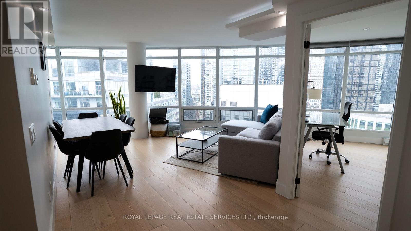 3210 - 361 Front St. Street W, Toronto, Ontario  M5V 3R5 - Photo 2 - C12982488