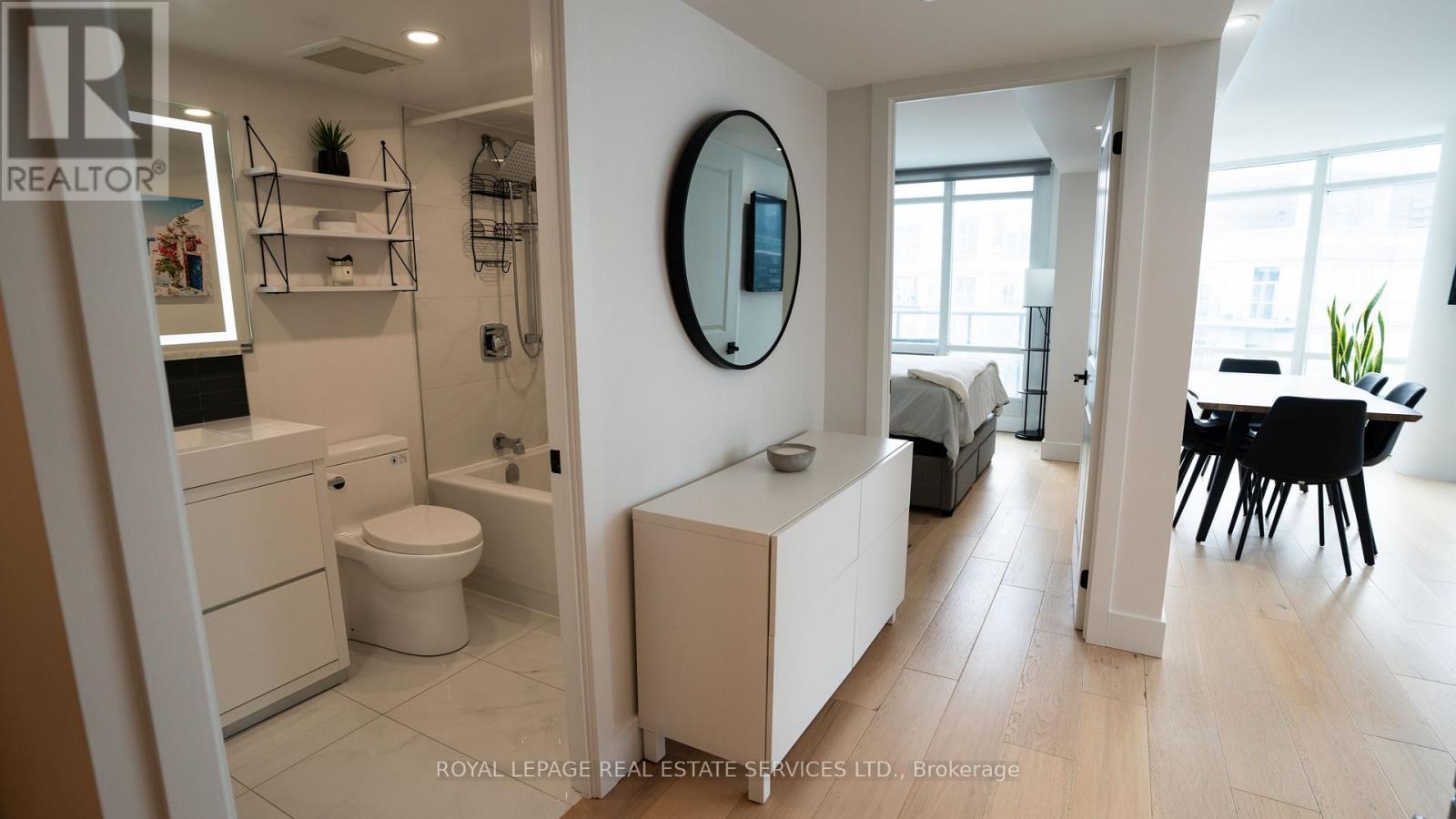 3210 - 361 Front St. Street W, Toronto, Ontario  M5V 3R5 - Photo 3 - C12982488