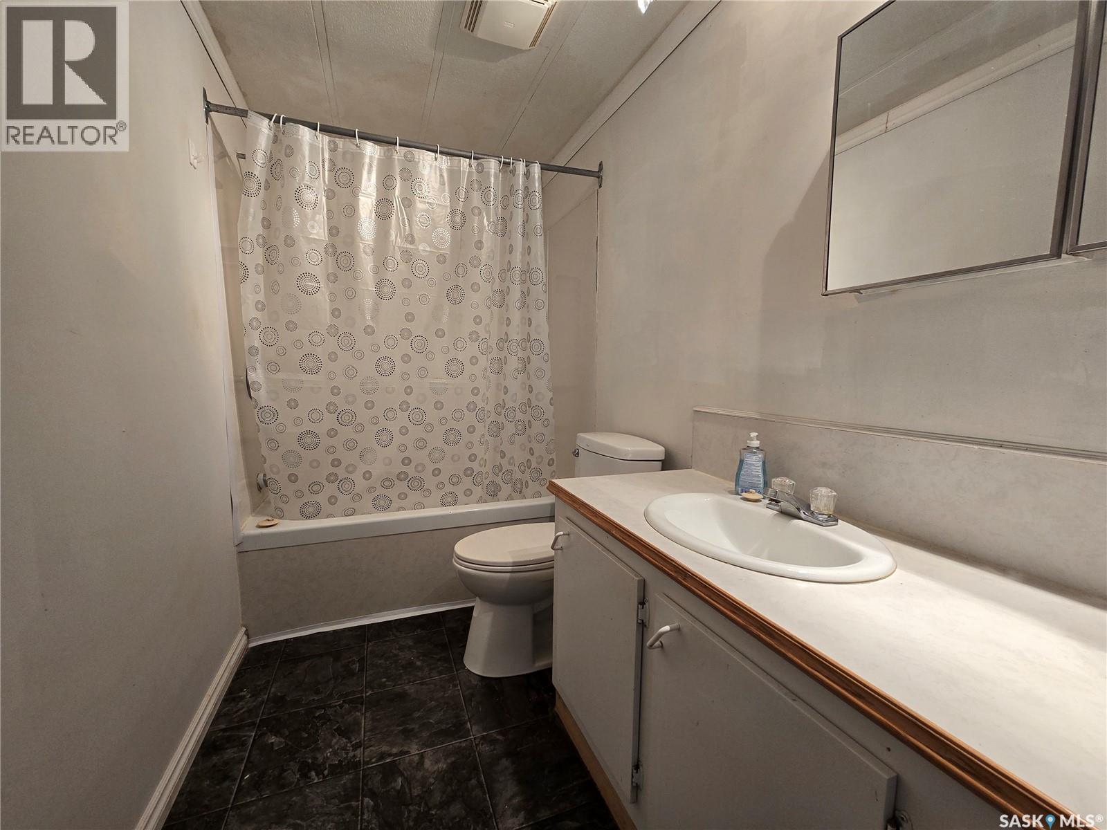 145 Laing Crescent, Weyburn, Saskatchewan  S4H 2R8 - Photo 16 - SK032579