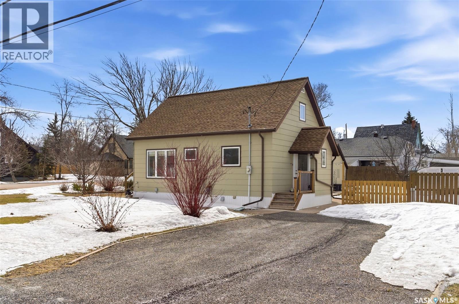 800 Pheasant Street, Grenfell, Saskatchewan  S0G 2B0 - Photo 2 - SK032532