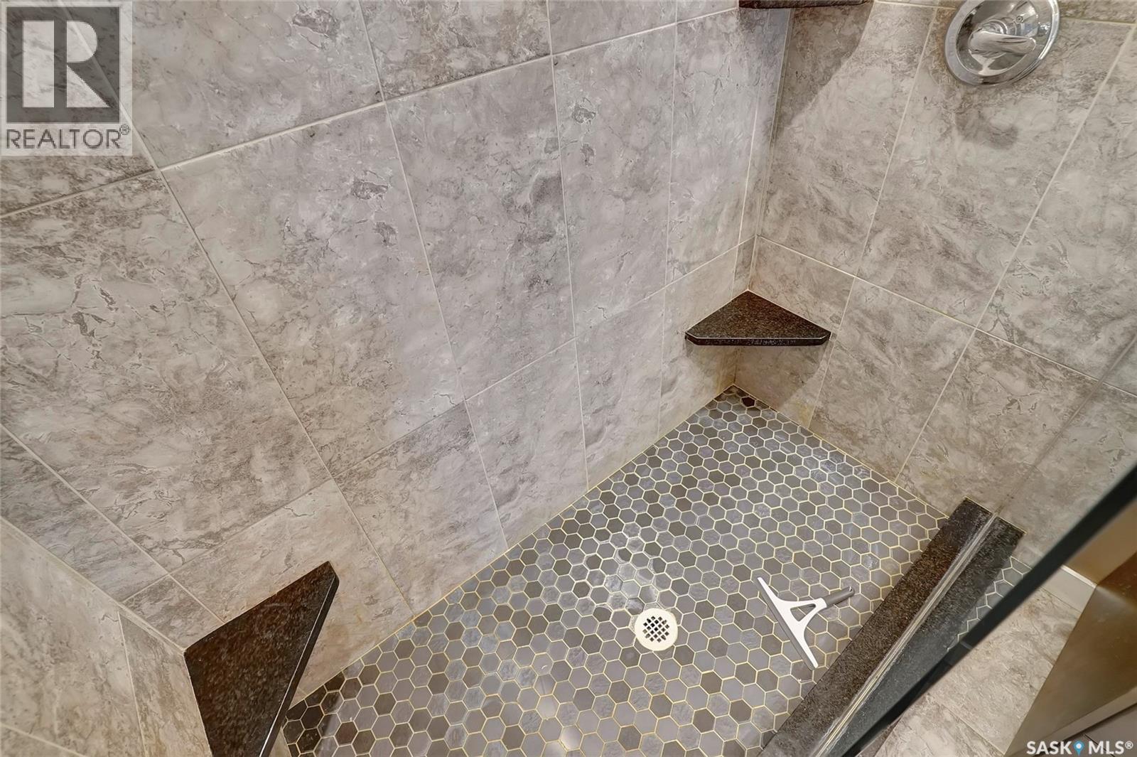 127 Hodges Crescent, Moose Jaw, Saskatchewan  S6J 0B1 - Photo 21 - SK032444