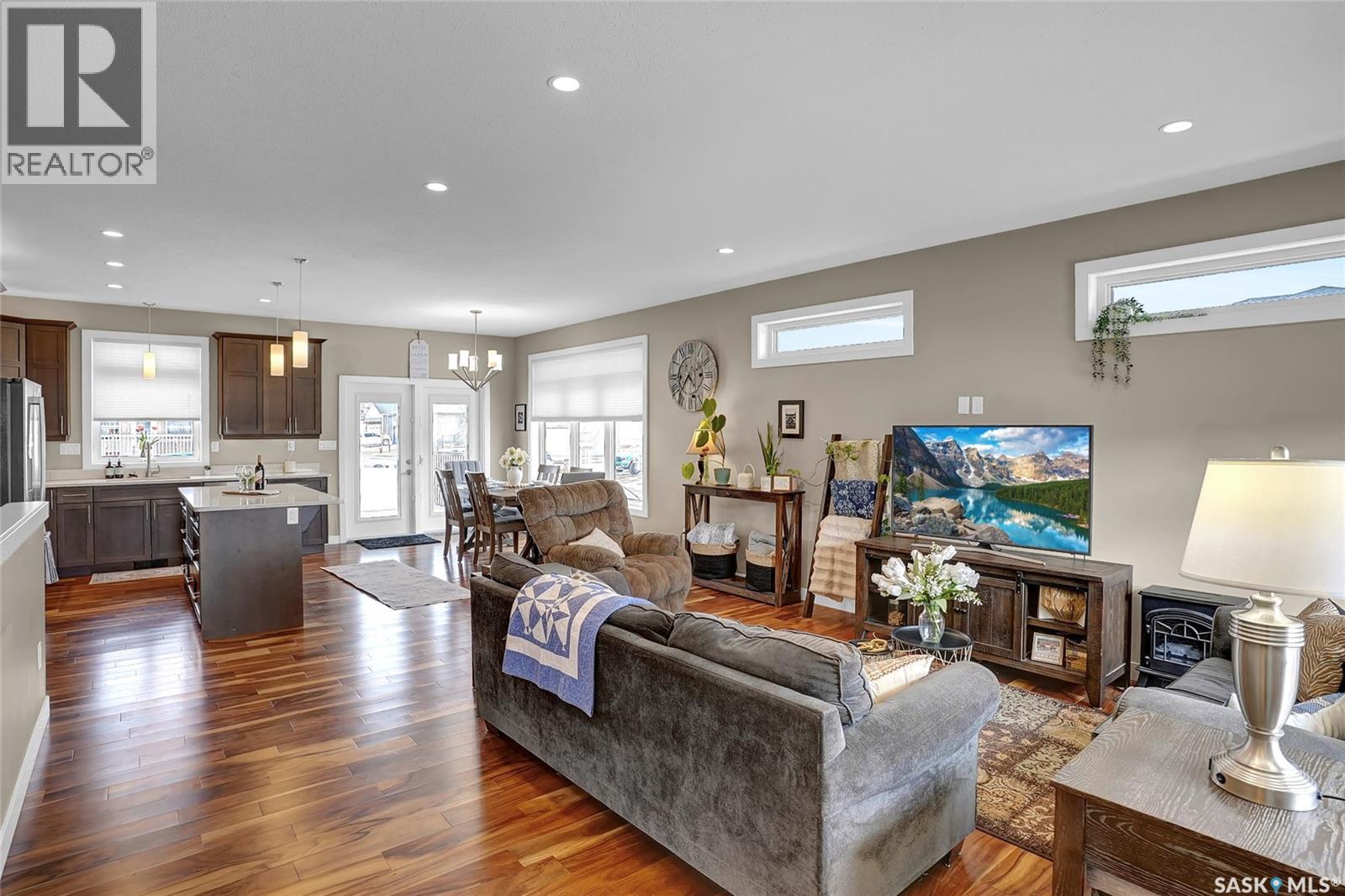 127 Hodges Crescent, Moose Jaw, Saskatchewan  S6J 0B1 - Photo 4 - SK032444