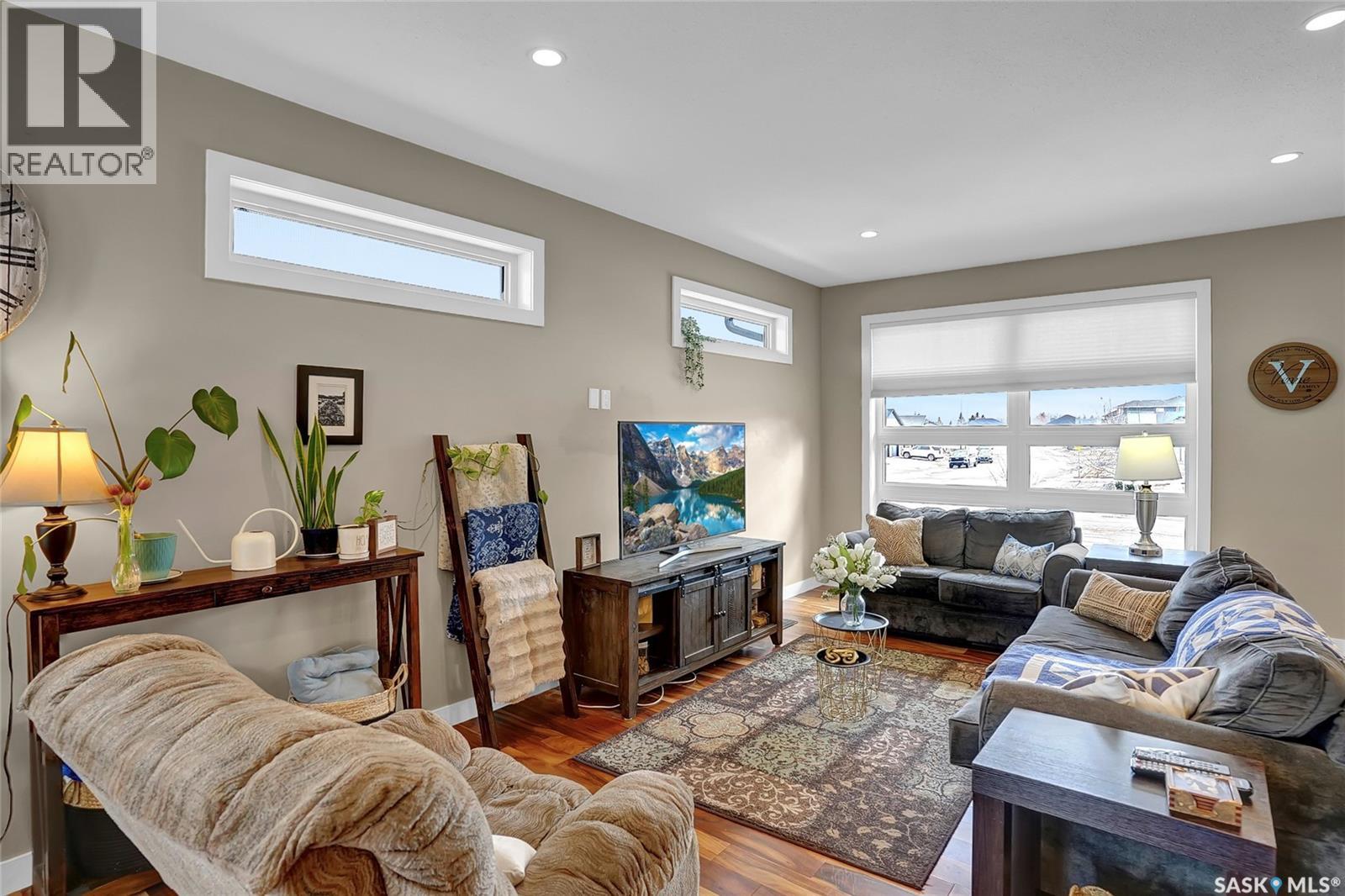 127 Hodges Crescent, Moose Jaw, Saskatchewan  S6J 0B1 - Photo 5 - SK032444