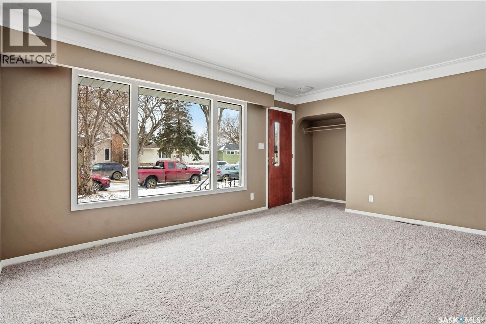 1317 6th Avenue Nw, Moose Jaw, Saskatchewan  S6H 4A9 - Photo 5 - SK032352