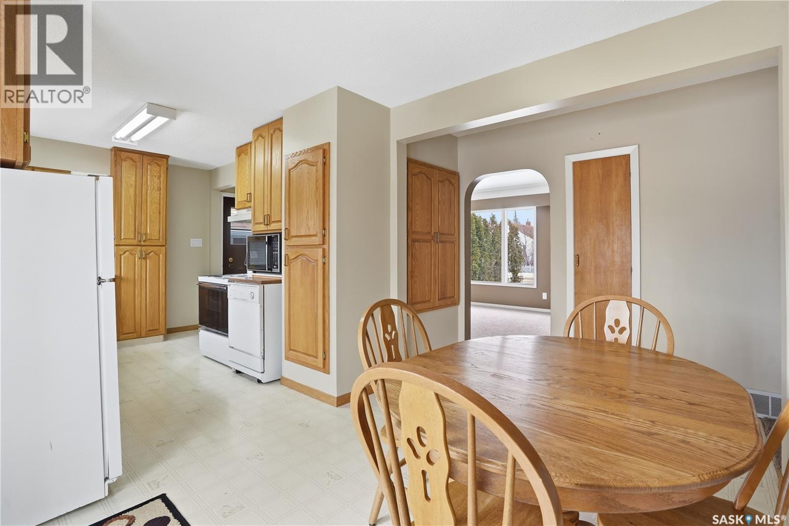 1317 6th Avenue Nw, Moose Jaw, Saskatchewan  S6H 4A9 - Photo 9 - SK032352