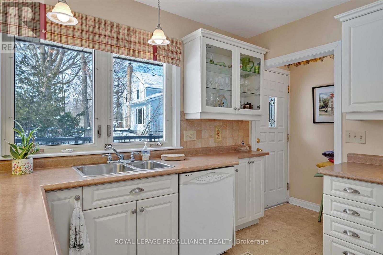 114 O'carroll Avenue, Peterborough, Ontario  K9H 4V3 - Photo 12 - X12694382