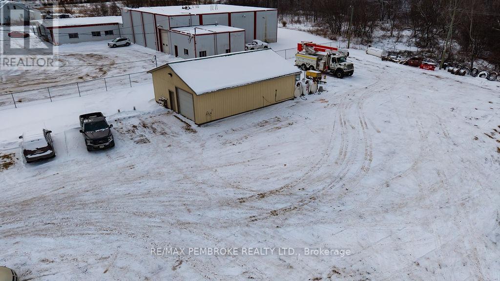 1366 Pembroke Street E, Laurentian Valley, Ontario  K8A 6W2 - Photo 24 - X12634426
