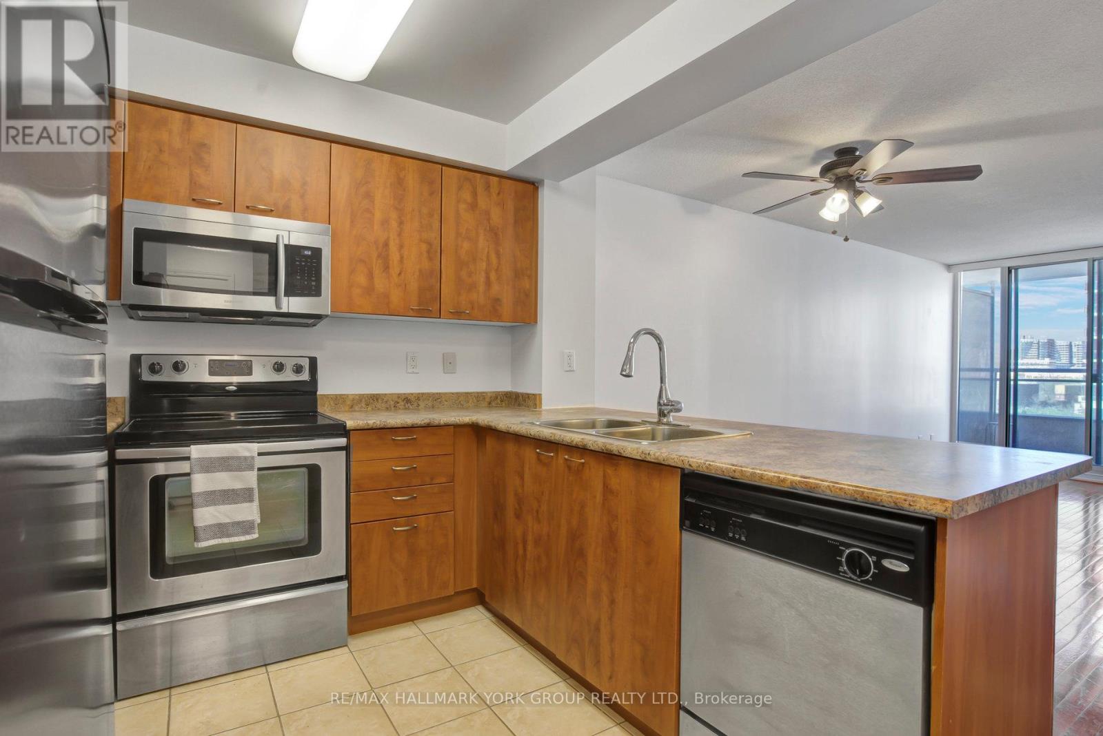 407 - 310 Red Maple Road, Richmond Hill, Ontario  L4C 0T7 - Photo 16 - N12982368