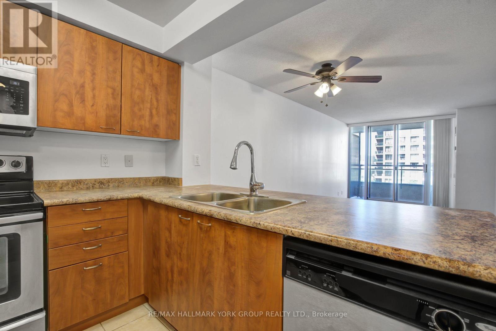 407 - 310 Red Maple Road, Richmond Hill, Ontario  L4C 0T7 - Photo 17 - N12982368