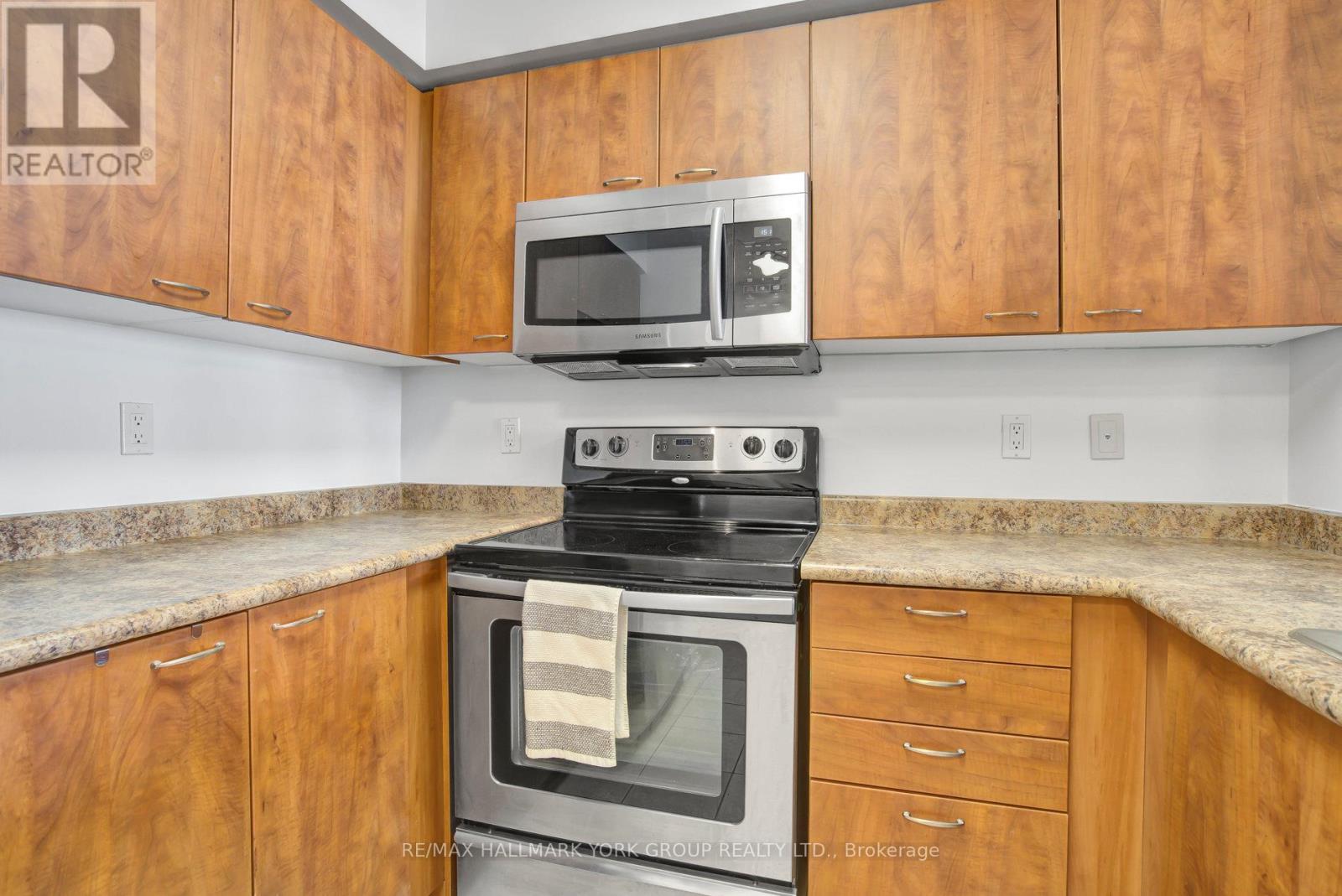 407 - 310 Red Maple Road, Richmond Hill, Ontario  L4C 0T7 - Photo 18 - N12982368